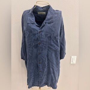 Tommy Bahama Navy Floral Hawaiian Shirt in Men’s XL